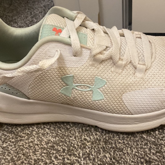 Under armour tennis shoes - Picture 3 of 6